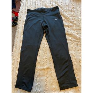 NIKE DRI-FIT cropped 3/4 length leggings